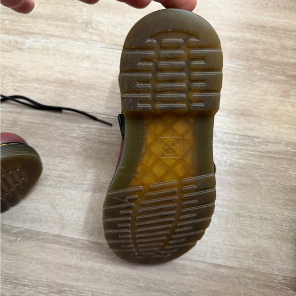 Dr. Martens kids boots minimum wear - Picture 7 of 16